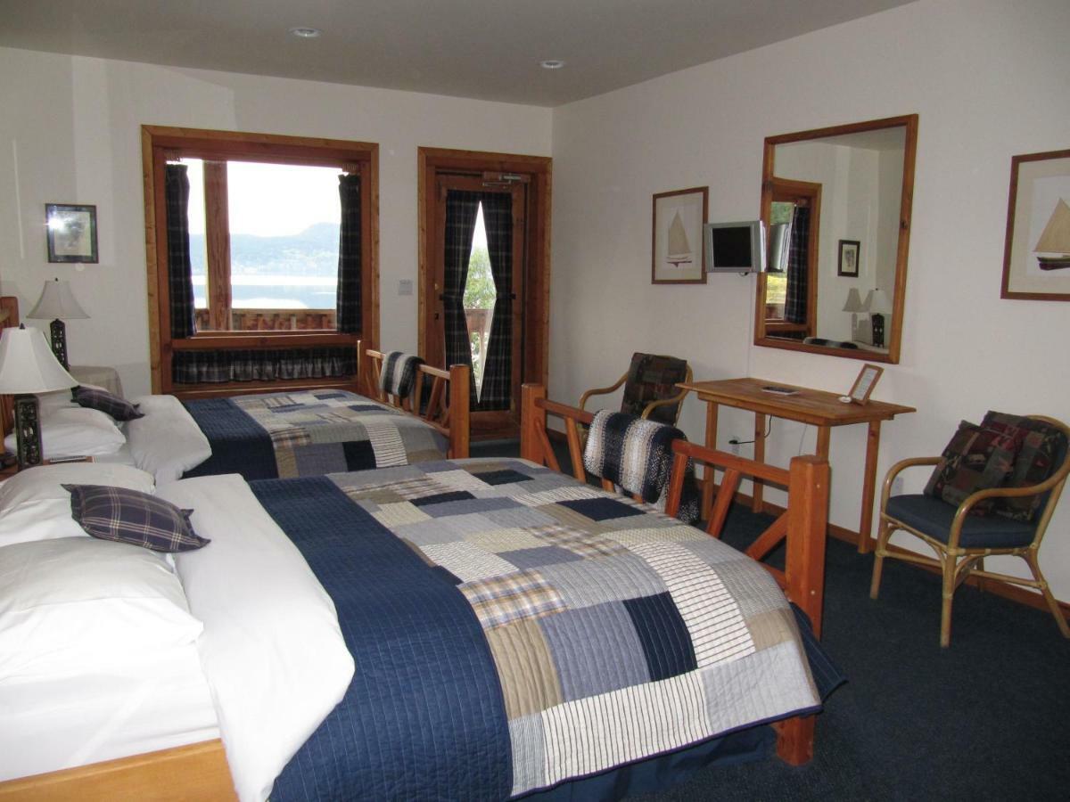 Arbutus Cove Guesthouse Metchosin Bagian luar foto