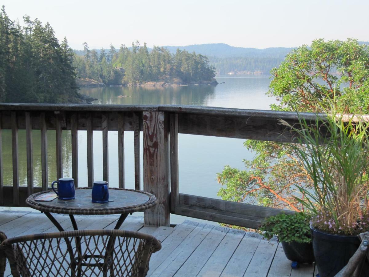 Arbutus Cove Guesthouse Metchosin Bagian luar foto